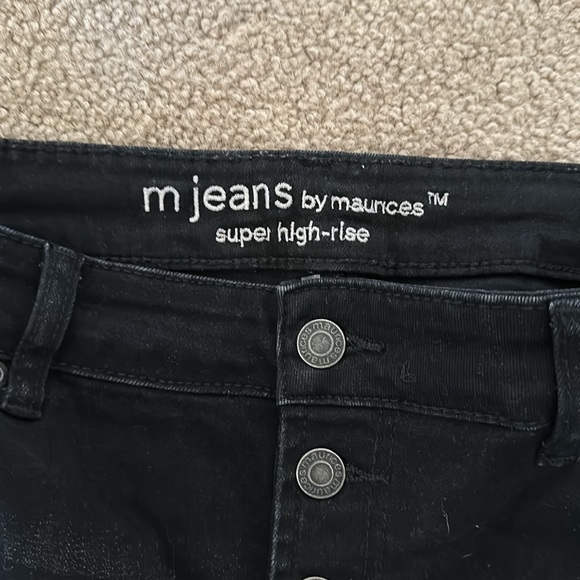 m jeans by maurices™ Cool Comfort Black High Rise 5in Short size 12 - Picture 2 of 4